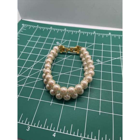 Vintage Richelieu Faux Pearl 2 Strand  Bracelet Gold Tone Chain Signed 7 Inch - Picture 4 of 15